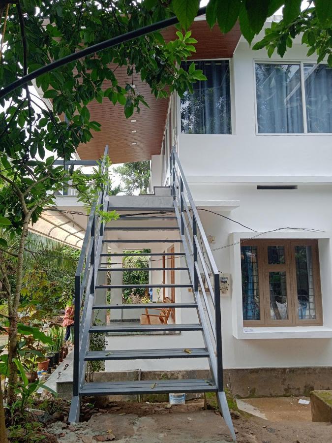 High Shine Homestay Meppādi Esterno foto